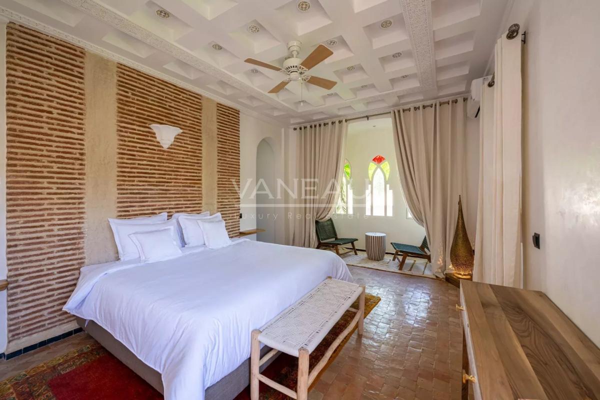 VILLA DE MAITRE SUR GOLF À VENDRE