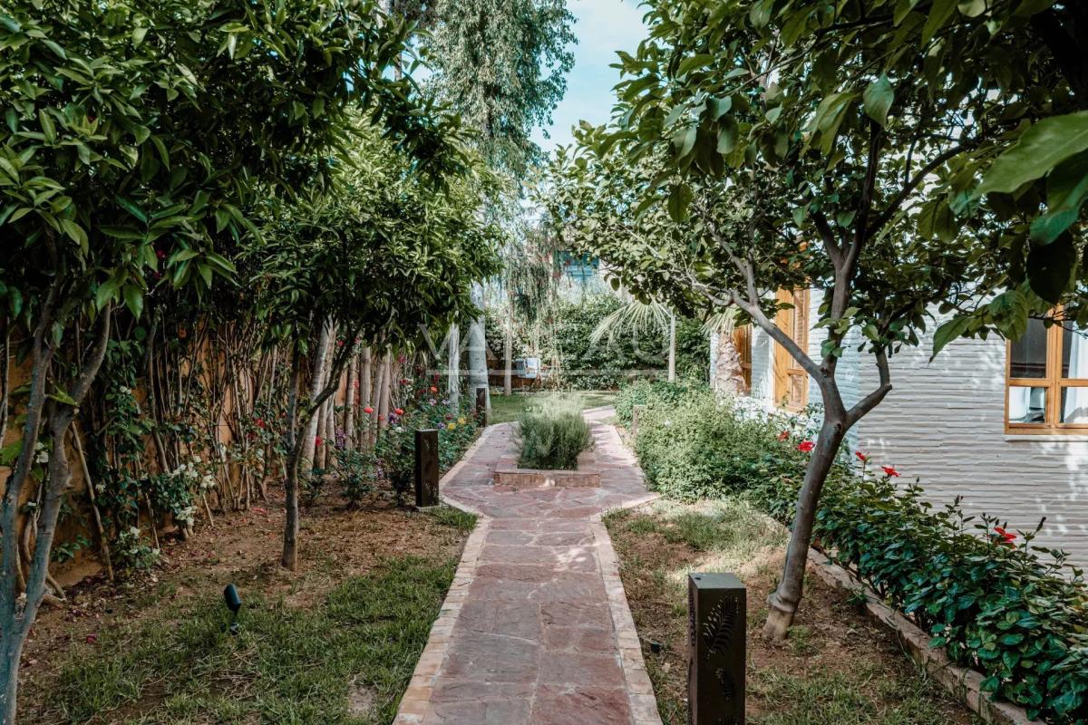VILLA DE MAITRE SUR GOLF À VENDRE