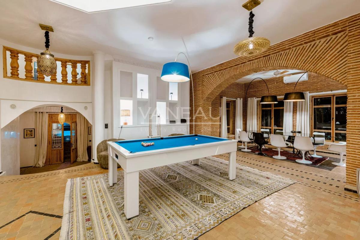 VILLA DE MAITRE SUR GOLF À VENDRE