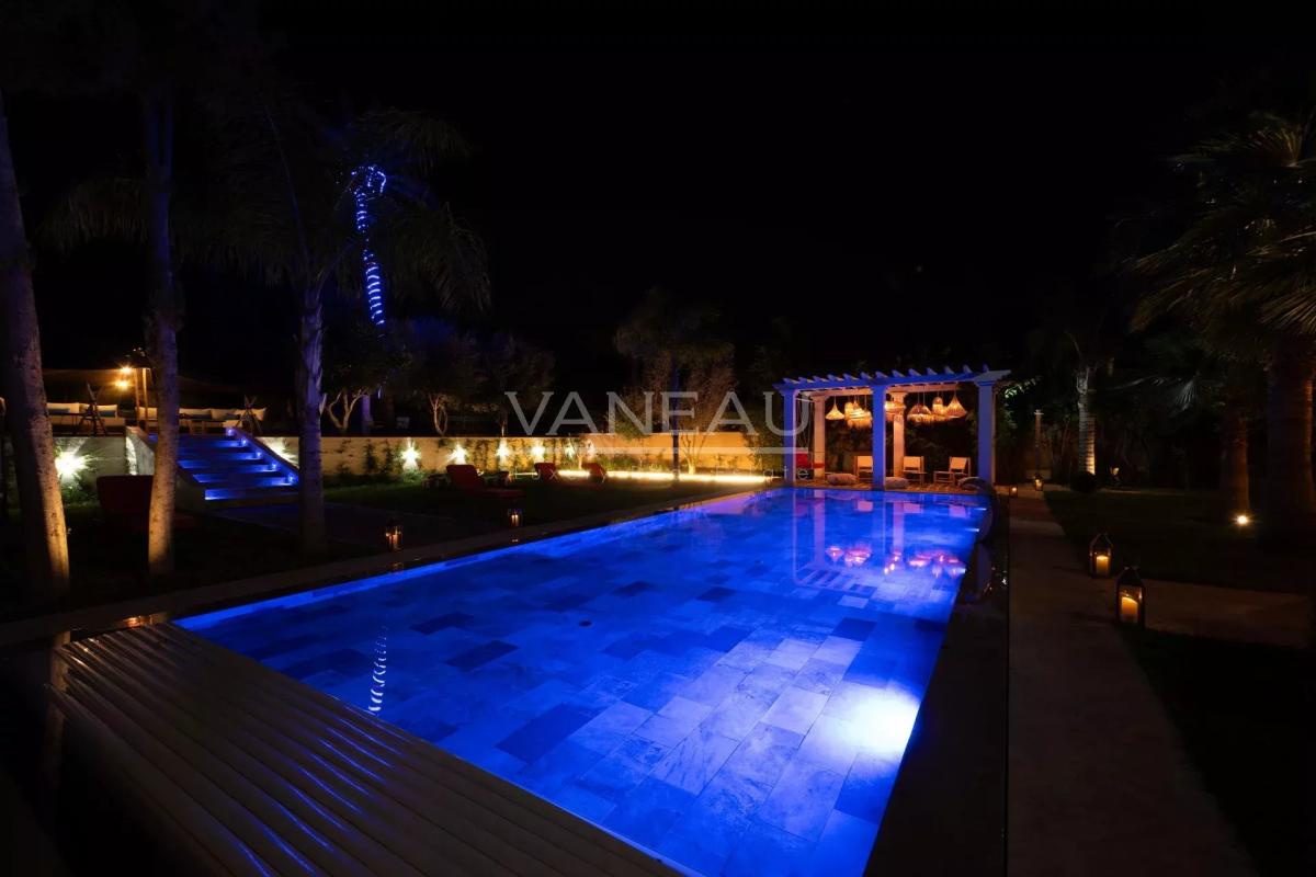VILLA DE MAITRE SUR GOLF À VENDRE