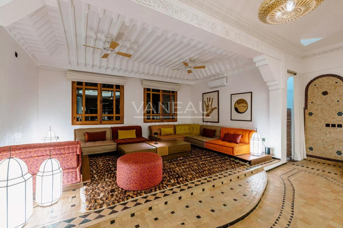 VILLA DE MAITRE SUR GOLF À VENDRE