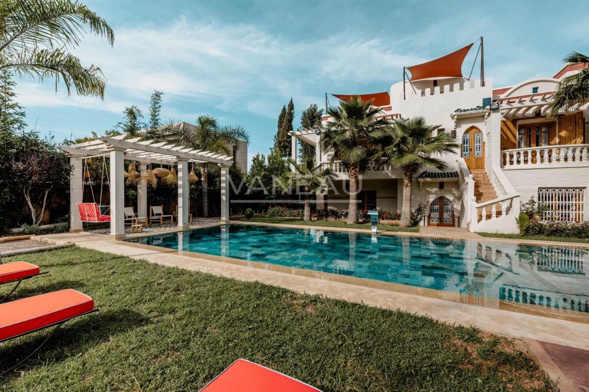 VILLA DE MAITRE SUR GOLF À VENDRE