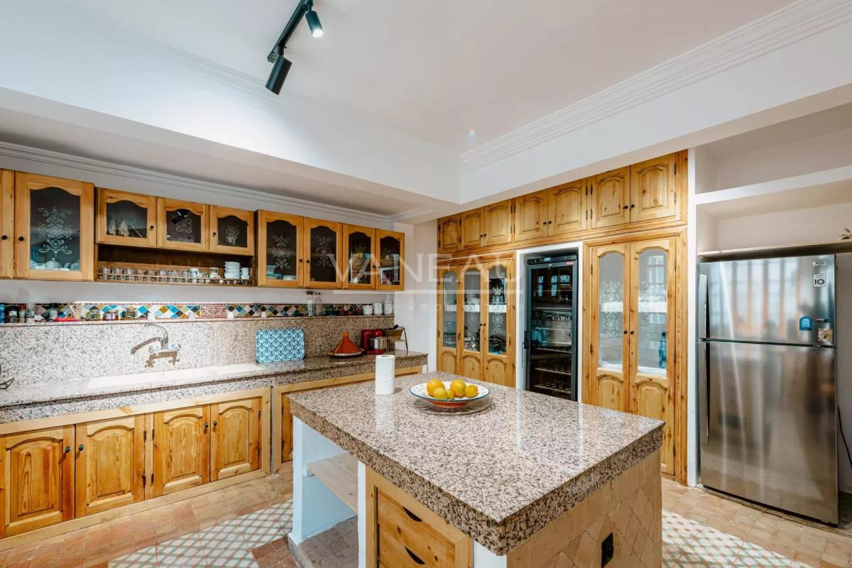 VILLA DE MAITRE SUR GOLF À VENDRE