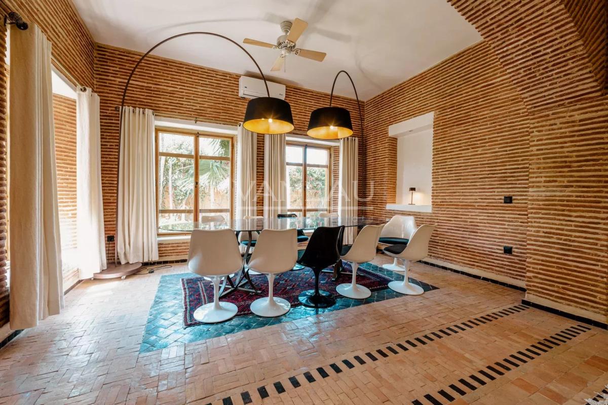 VILLA DE MAITRE SUR GOLF À VENDRE