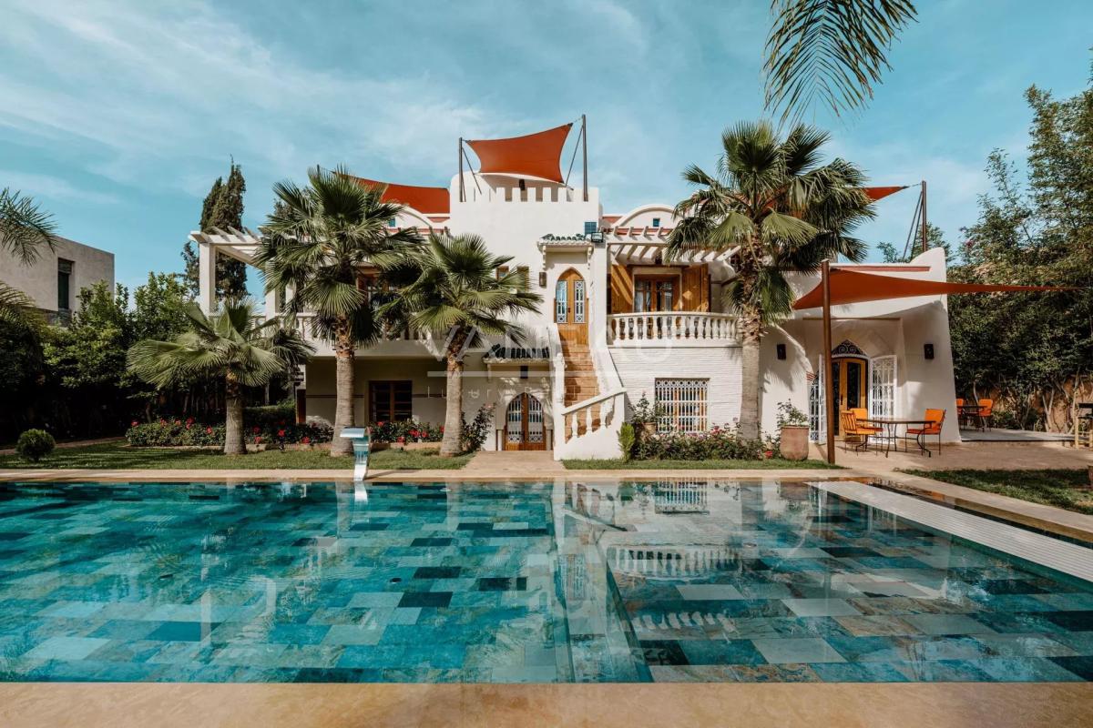 VILLA DE MAITRE SUR GOLF À VENDRE