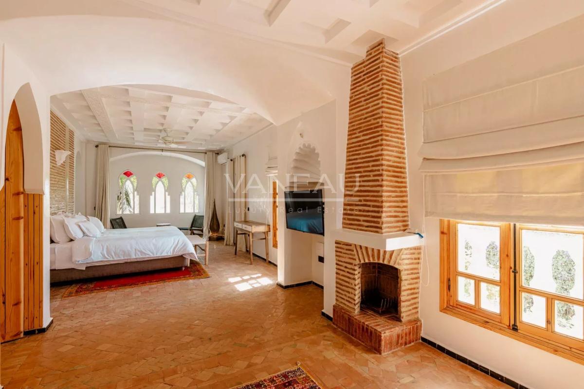 VILLA DE MAITRE SUR GOLF À VENDRE