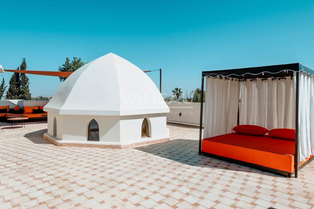 VILLA DE MAITRE SUR GOLF À VENDRE