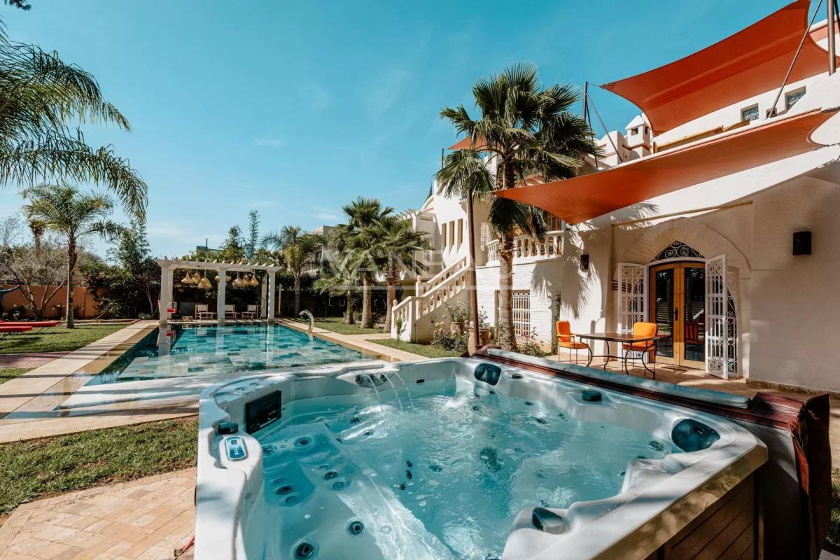 VILLA DE MAITRE SUR GOLF À VENDRE