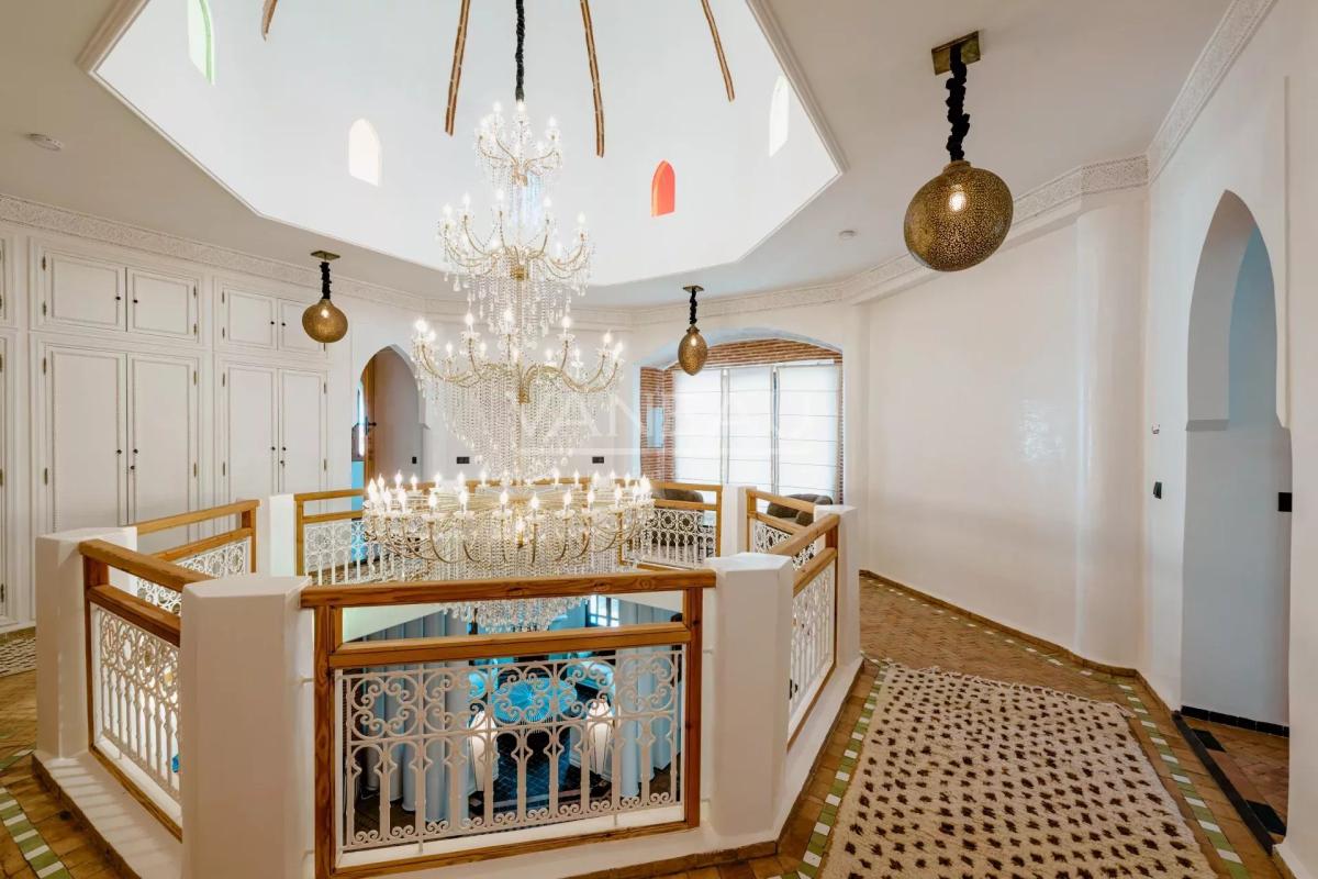 VILLA DE MAITRE SUR GOLF À VENDRE