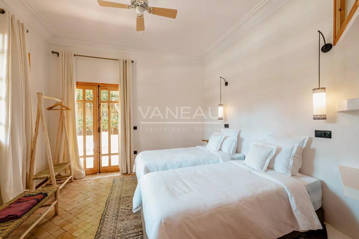 VILLA DE MAITRE SUR GOLF À VENDRE