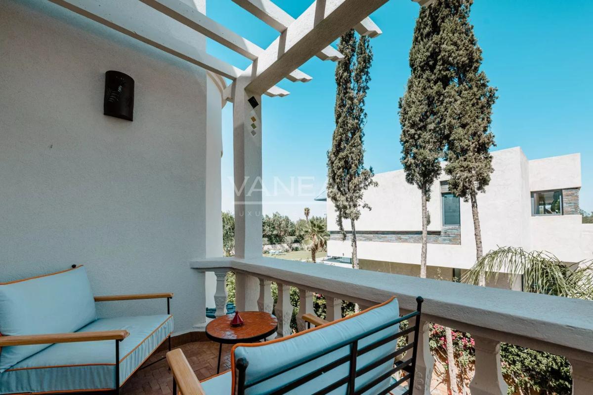 VILLA DE MAITRE SUR GOLF À VENDRE
