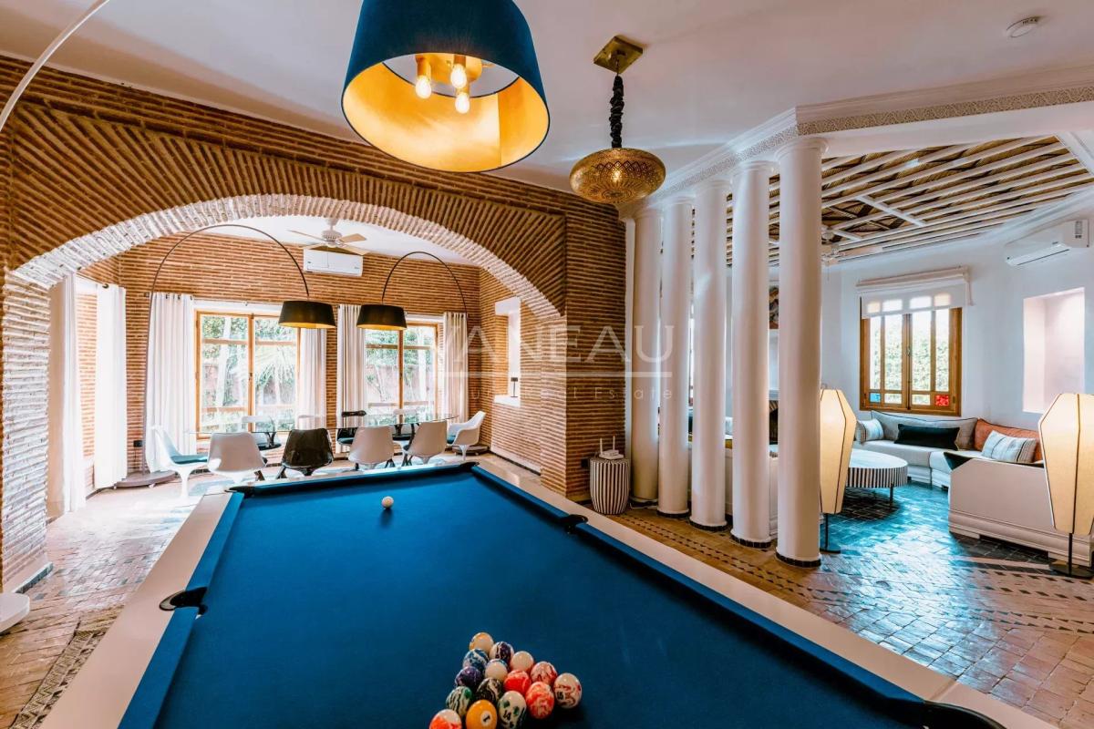 VILLA DE MAITRE SUR GOLF À VENDRE