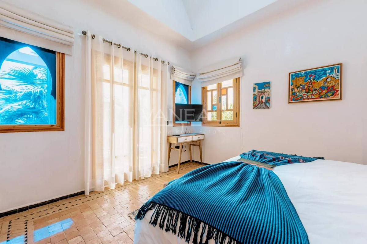 VILLA DE MAITRE SUR GOLF À VENDRE
