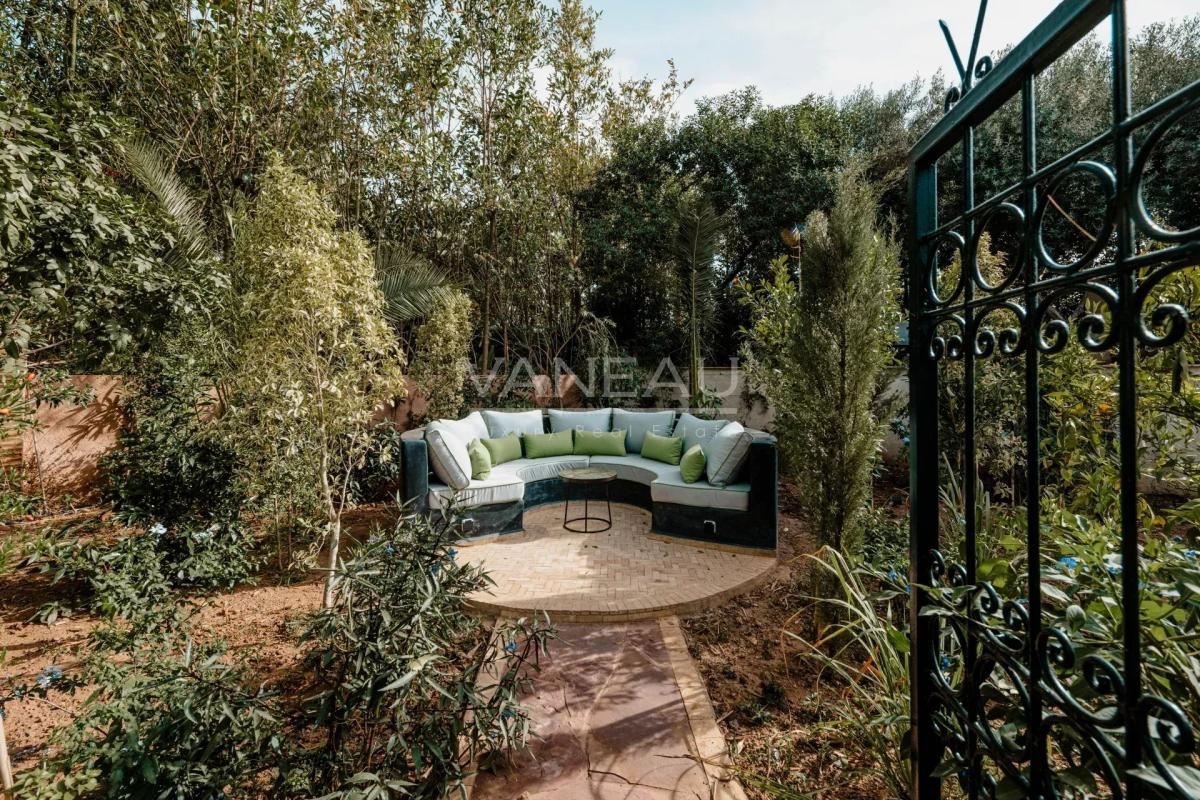 VILLA DE MAITRE SUR GOLF À VENDRE