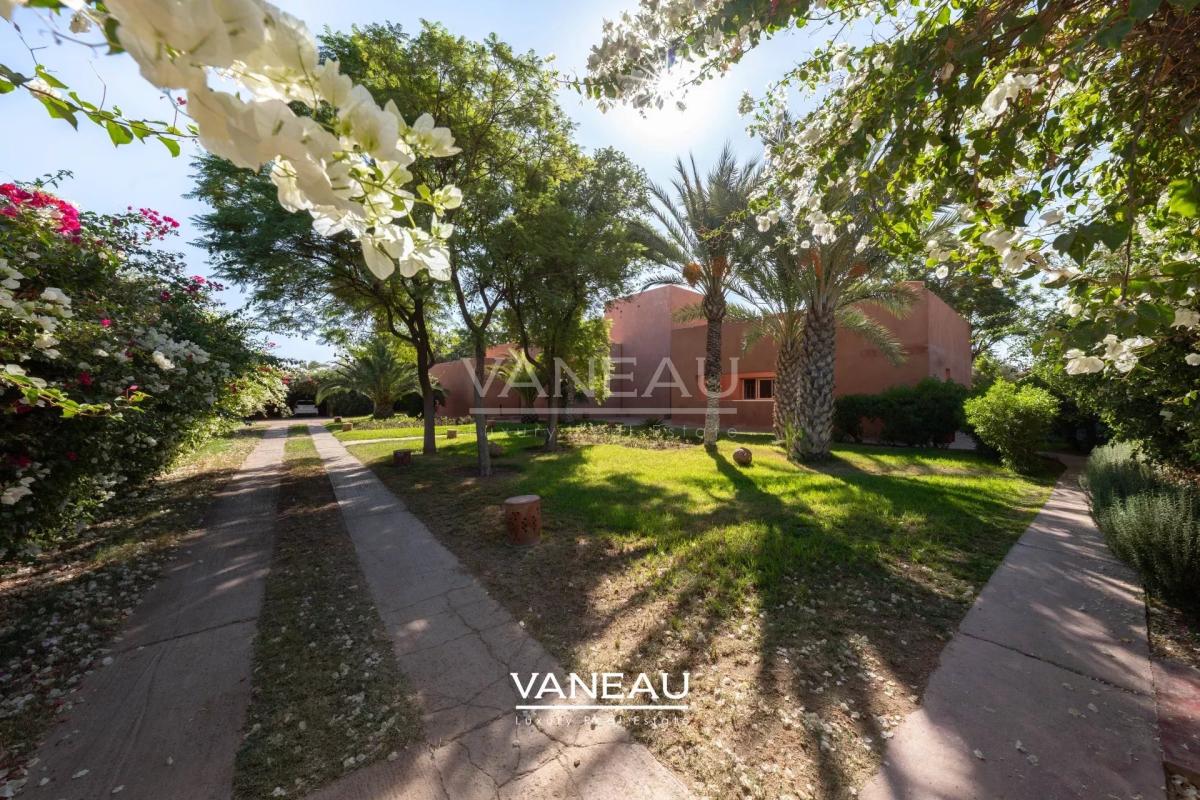 Propriété à vendre route de Fes avec VNA