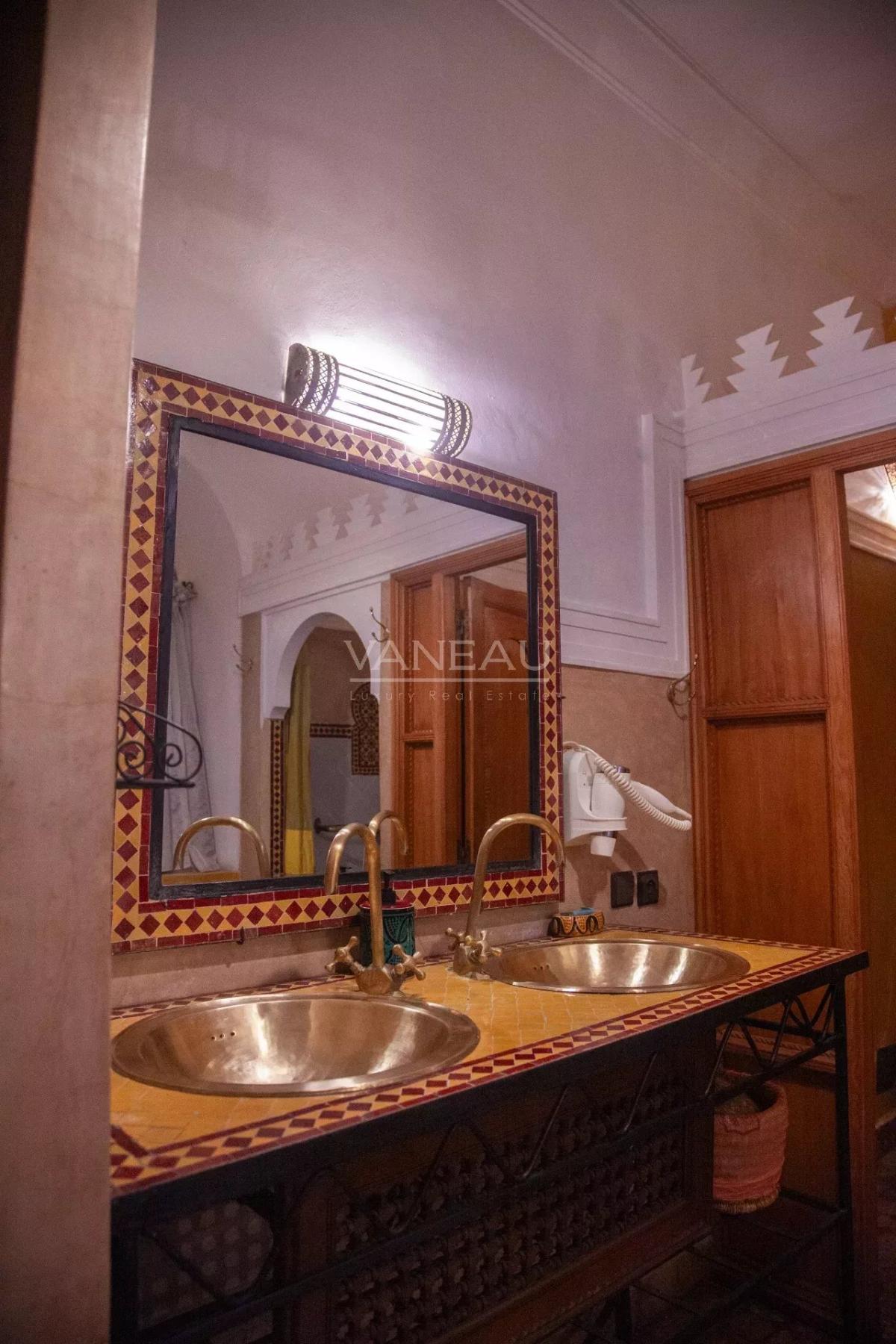 Véritable riad authentique de 8 suites en Médina