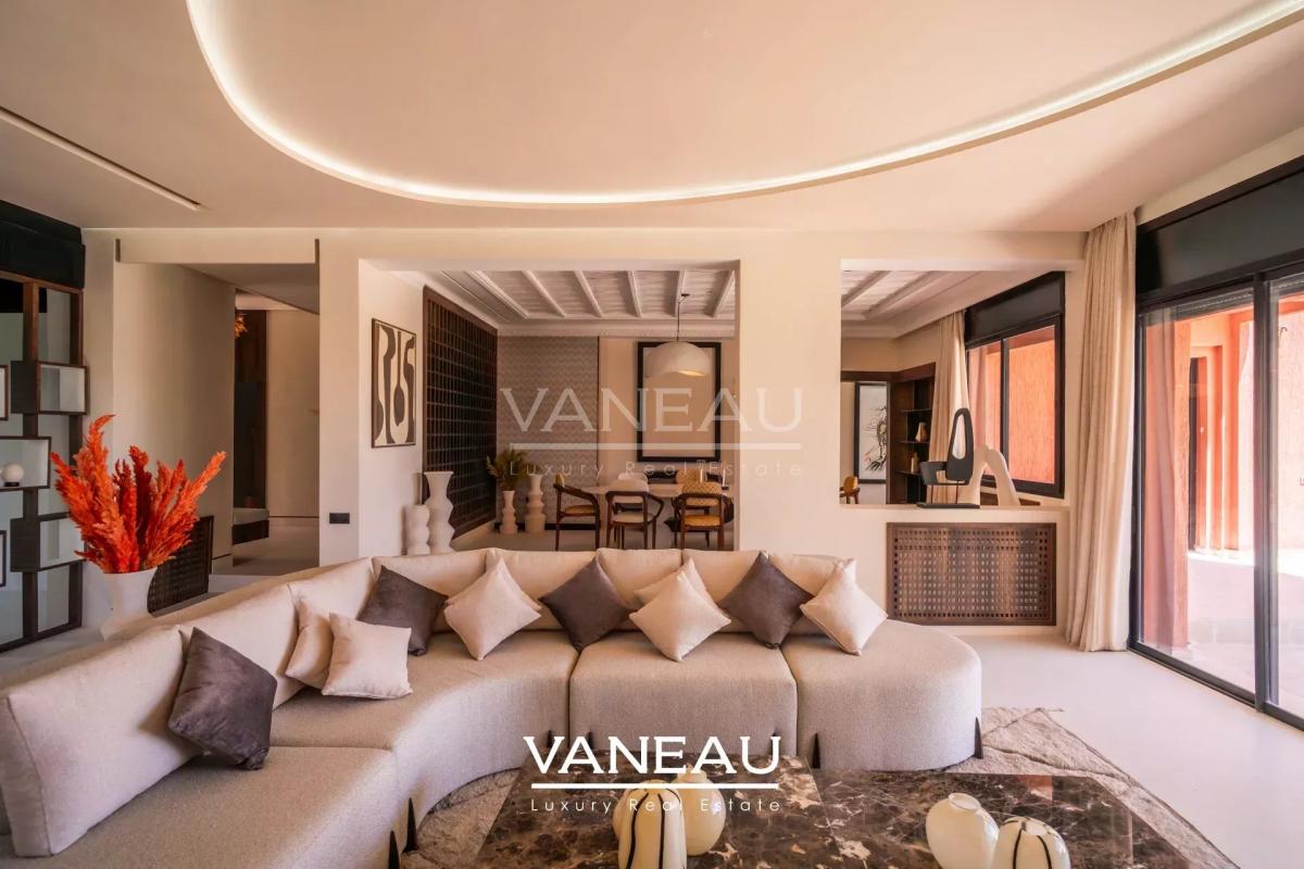 Villa rénovée par architecte à vendre sur Golf