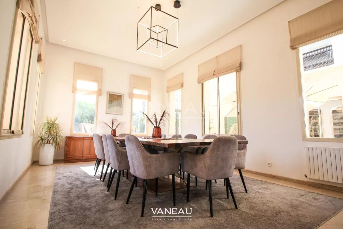 Sompteuse villa nichée au coeur de la Palmeraie