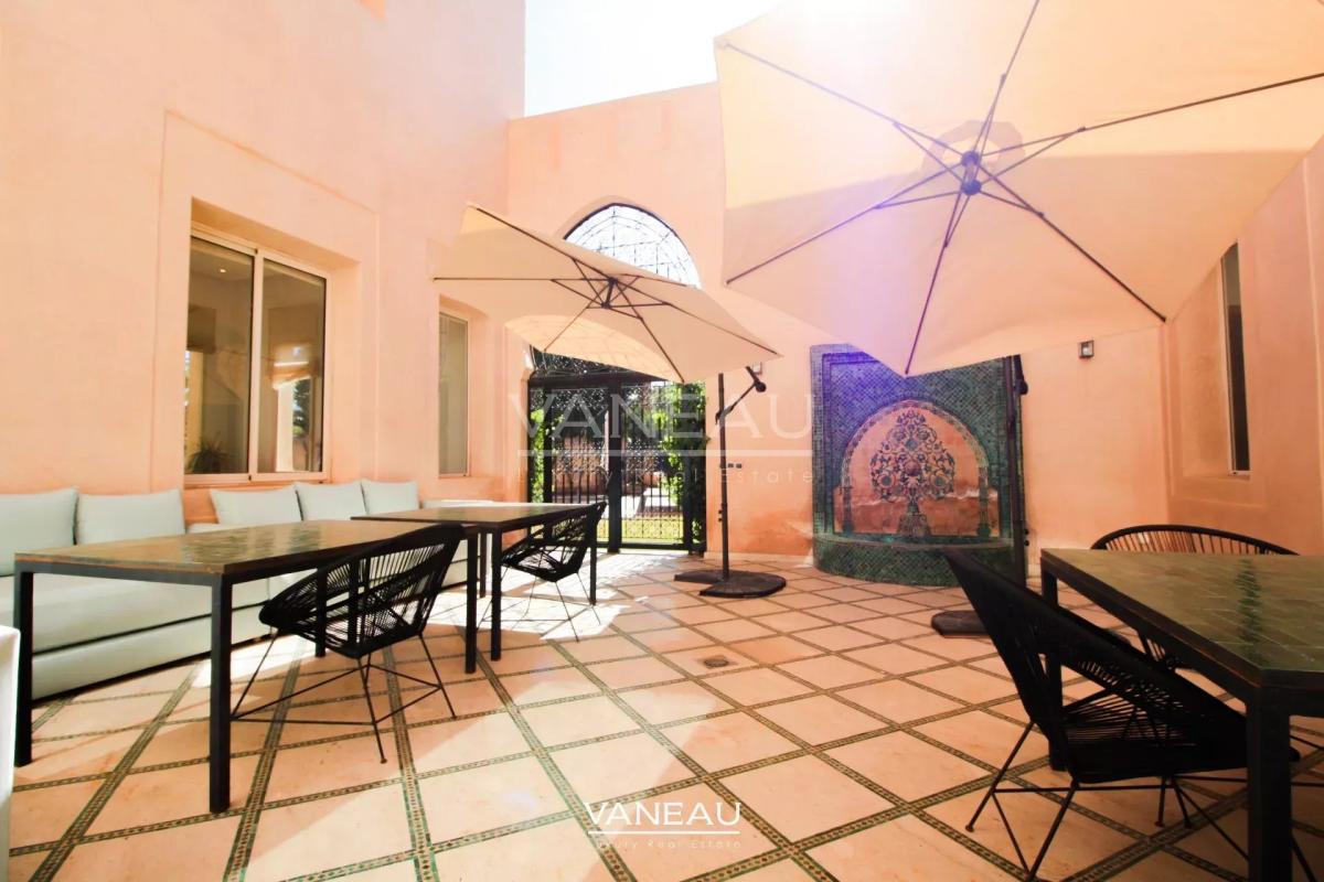 Sompteuse villa nichée au coeur de la Palmeraie