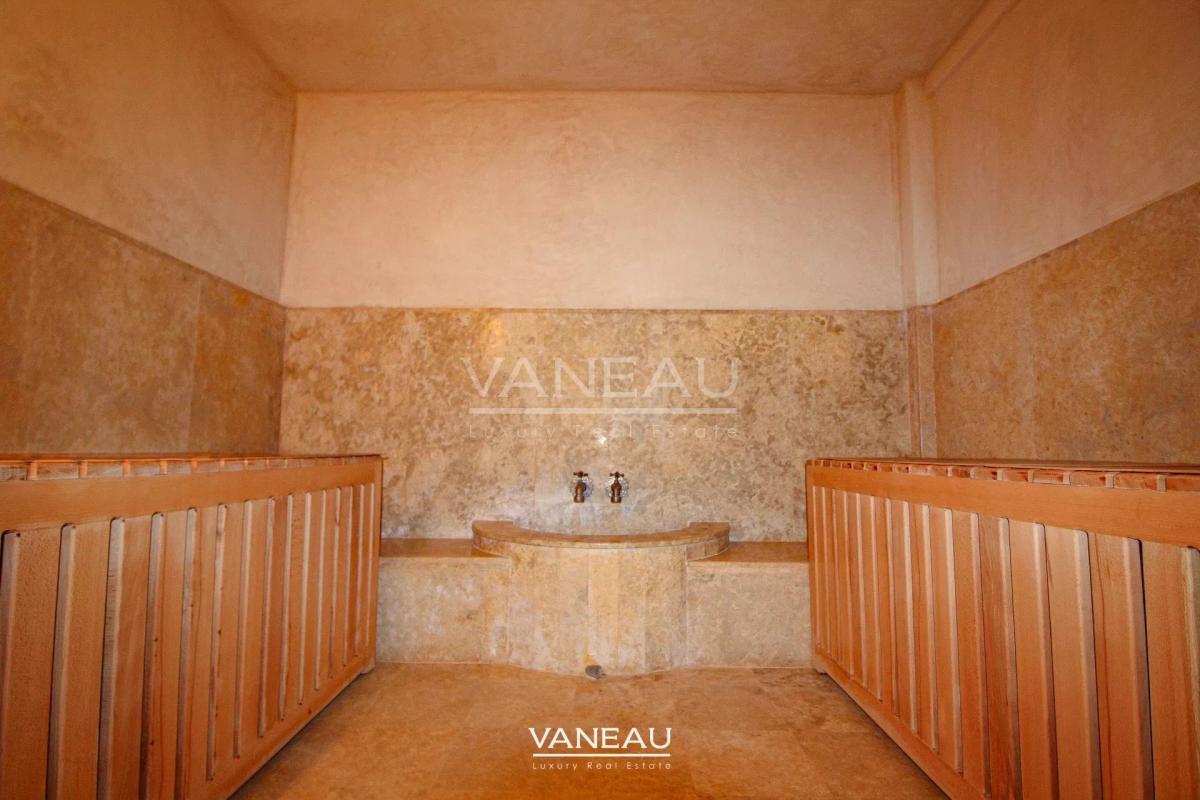 Sompteuse villa nichée au coeur de la Palmeraie