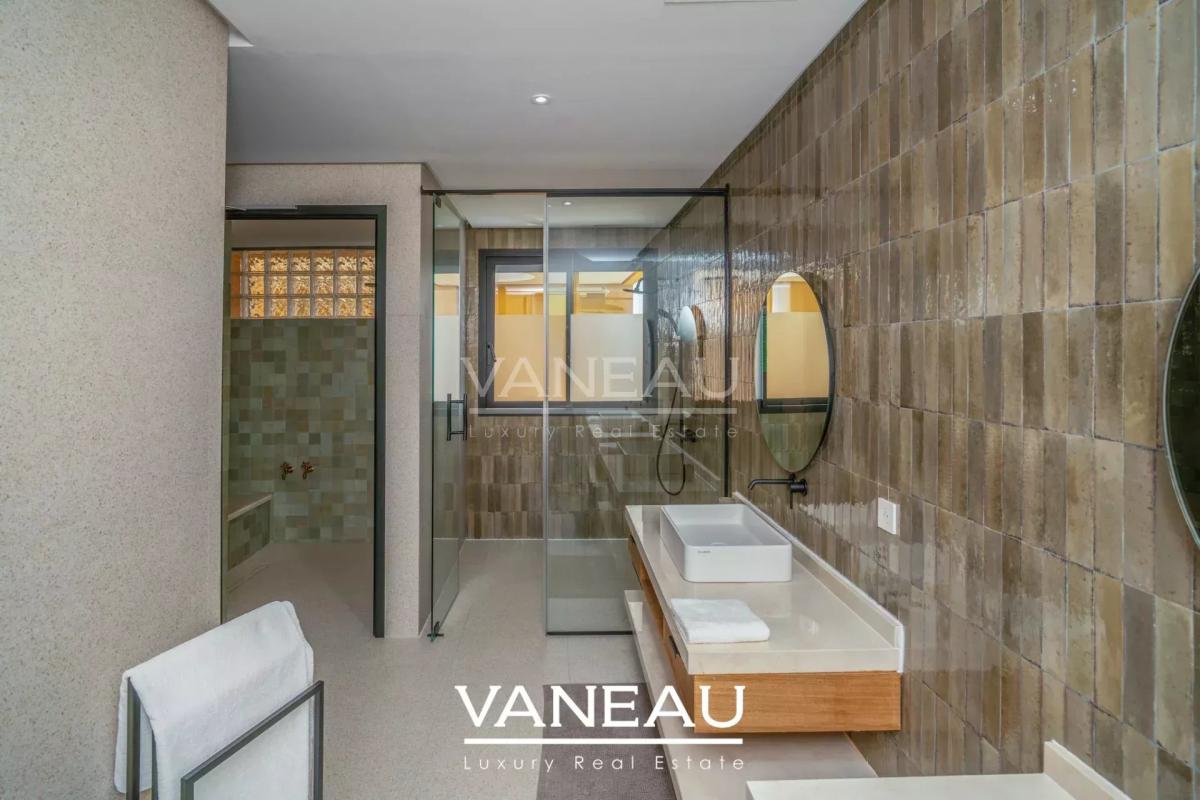 ***VILLA D'EXCEPTION DE 850m² SUR GOLF***