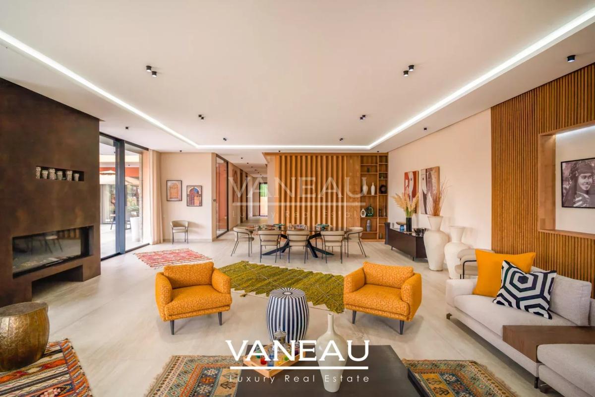 ***VILLA D'EXCEPTION DE 850m² SUR GOLF***