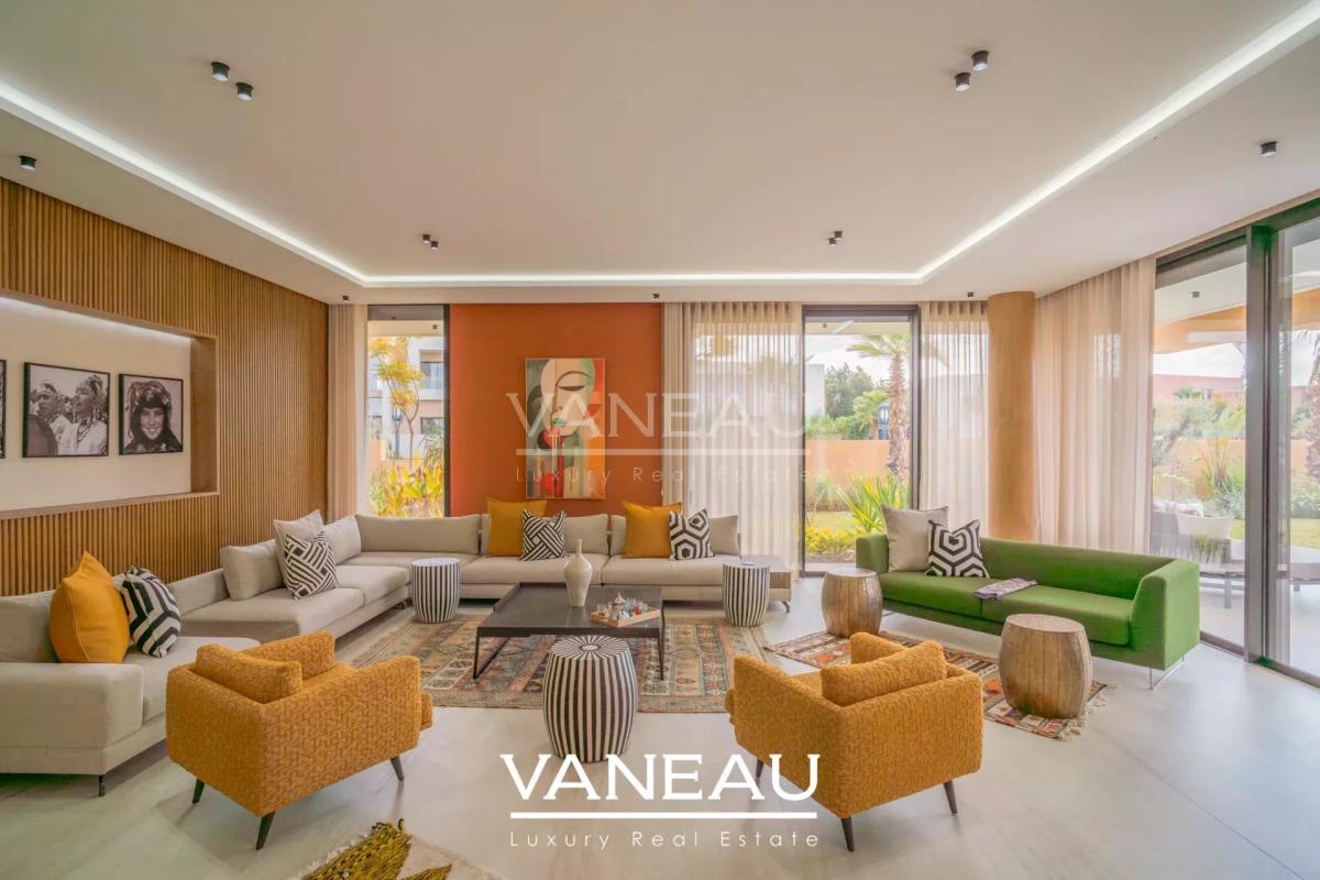 ***VILLA D'EXCEPTION DE 850m² SUR GOLF***