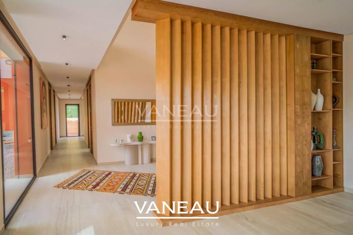 ***VILLA D'EXCEPTION DE 850m² SUR GOLF***