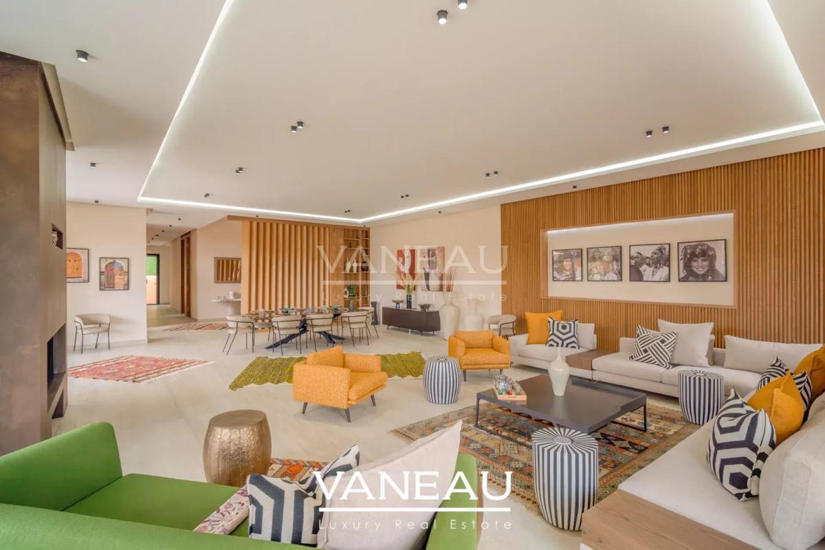 ***VILLA D'EXCEPTION DE 850m² SUR GOLF***