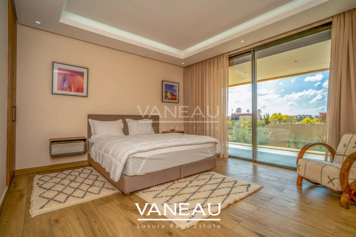 ***VILLA D'EXCEPTION DE 850m² SUR GOLF***