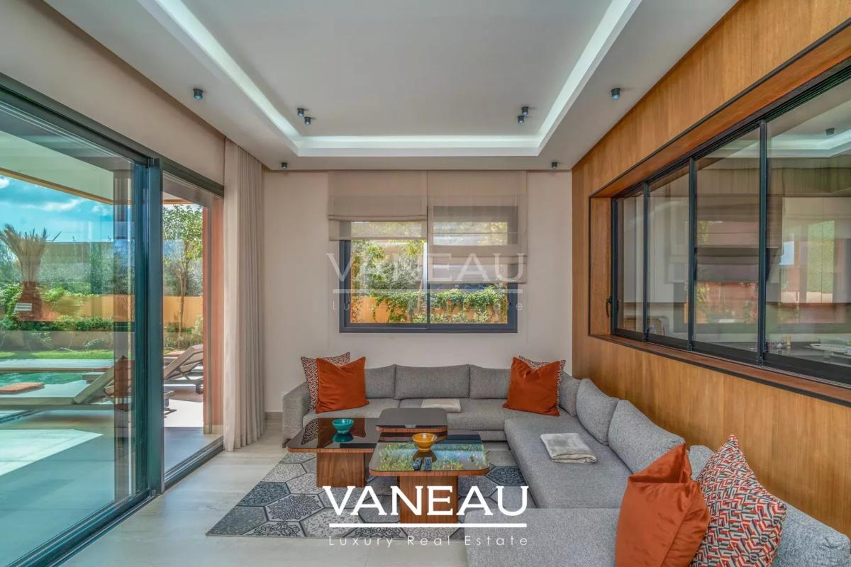 ***VILLA D'EXCEPTION DE 850m² SUR GOLF***