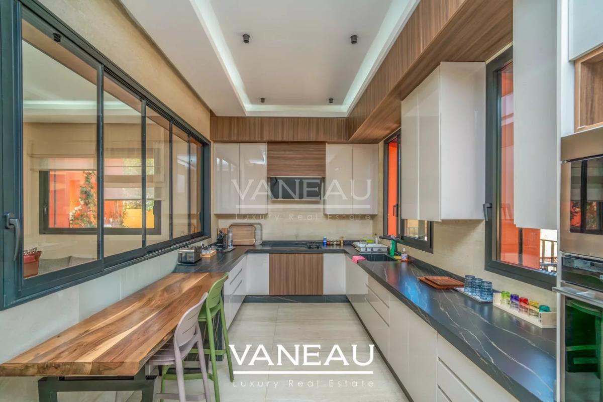 ***VILLA D'EXCEPTION DE 850m² SUR GOLF***