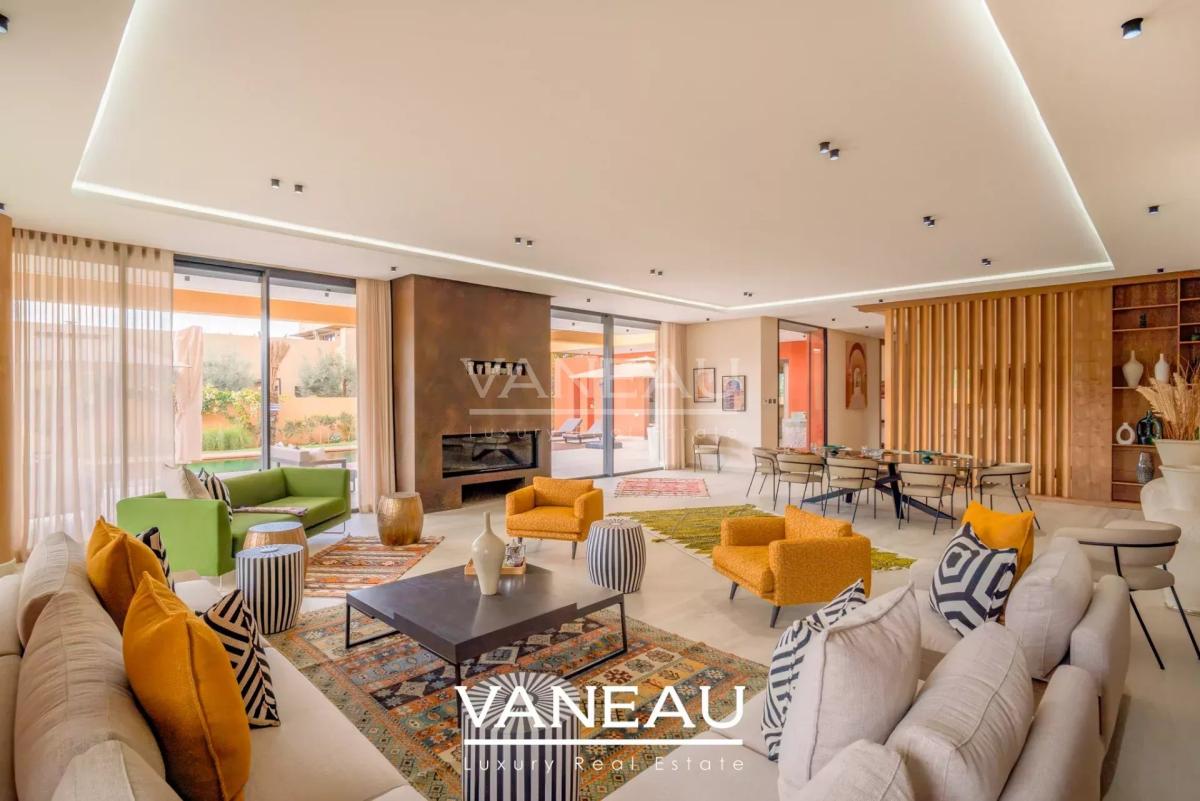 ***VILLA D'EXCEPTION DE 850m² SUR GOLF***