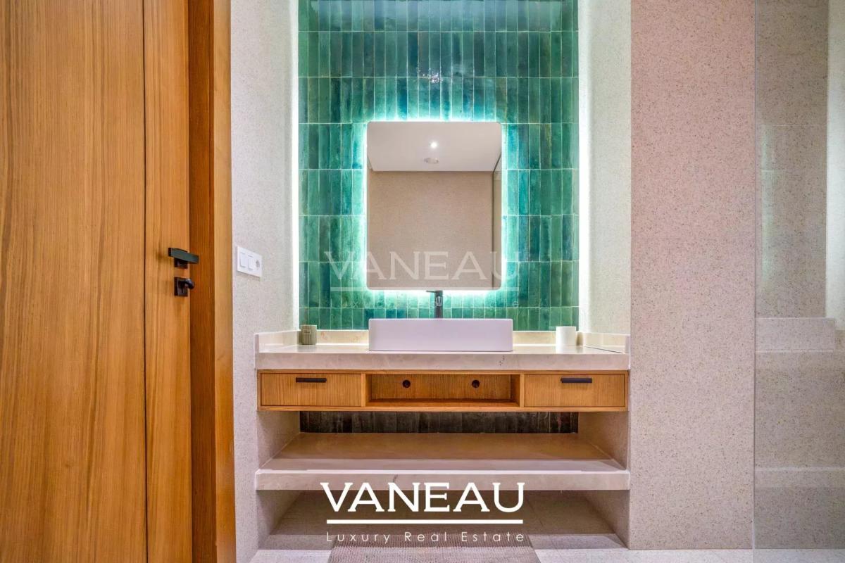 ***VILLA D'EXCEPTION DE 850m² SUR GOLF***