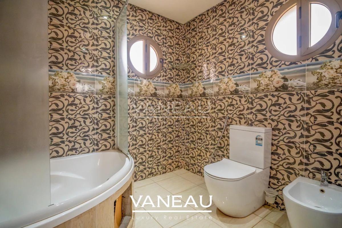 *** Villa de 505 m² sur golf prestigieux ***