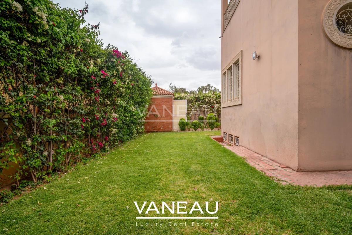 *** Villa de 505 m² sur golf prestigieux ***