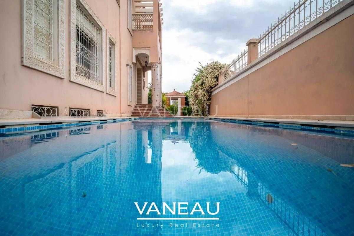 *** Villa de 505 m² sur golf prestigieux ***