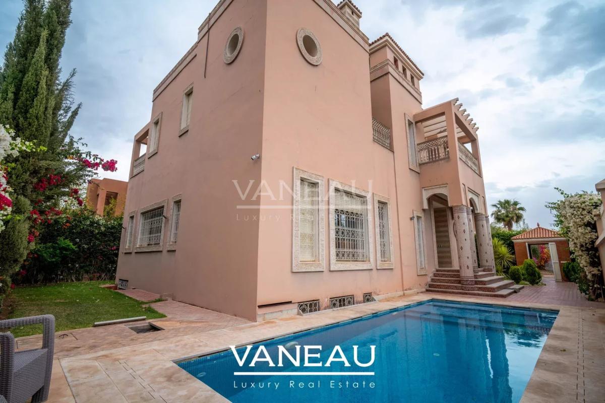 *** Villa de 505 m² sur golf prestigieux ***