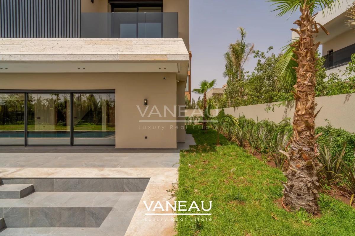 Villa de 500 m² habitable sur terrain arboré