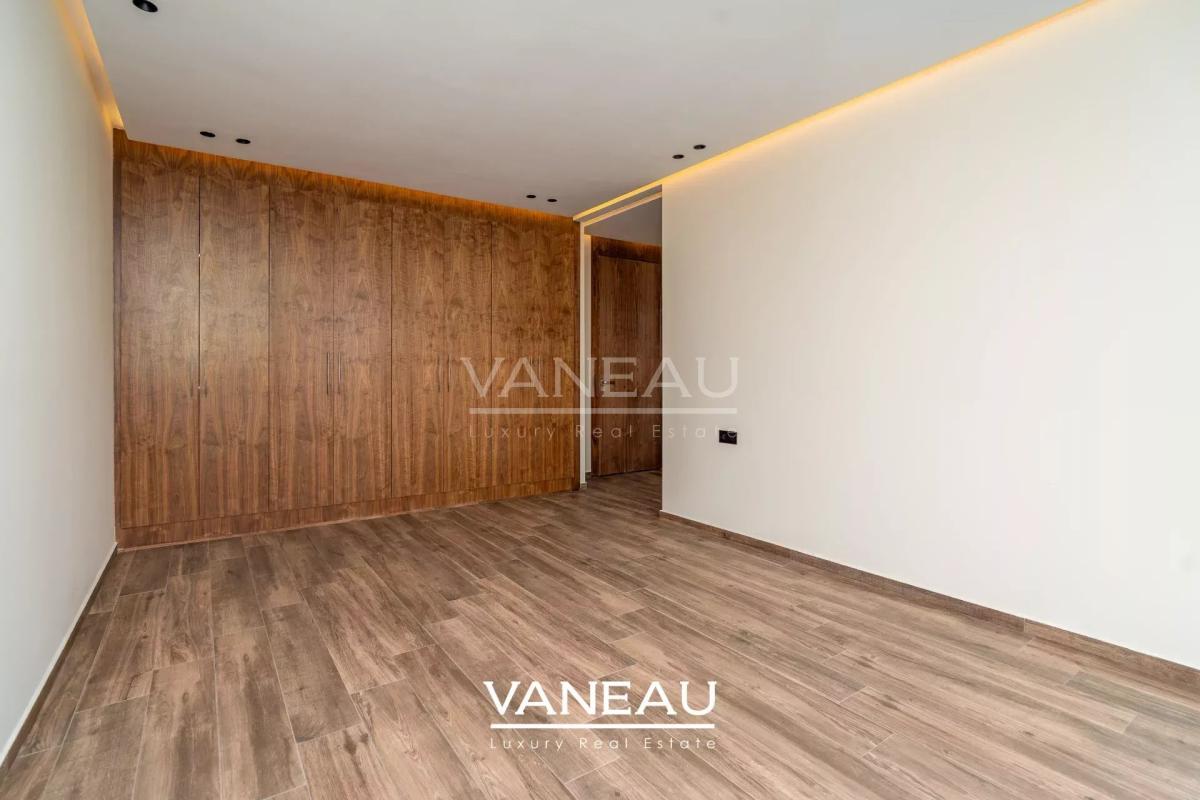 Villa de 500 m² habitable sur terrain arboré