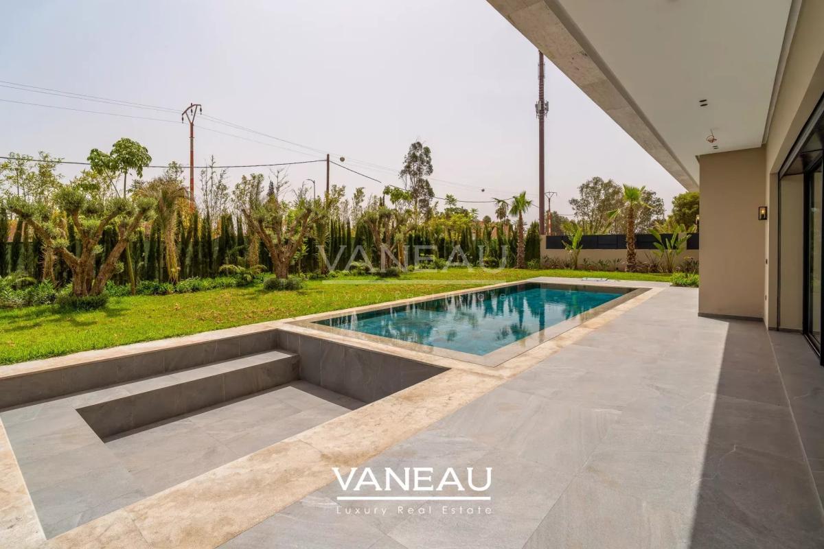 Villa de 500 m² habitable sur terrain arboré