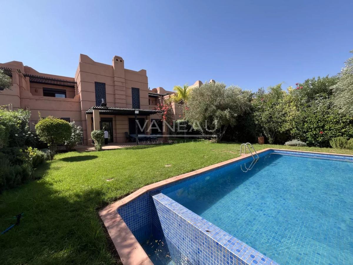 Belle villa 3 chambres front de golf route Ourika