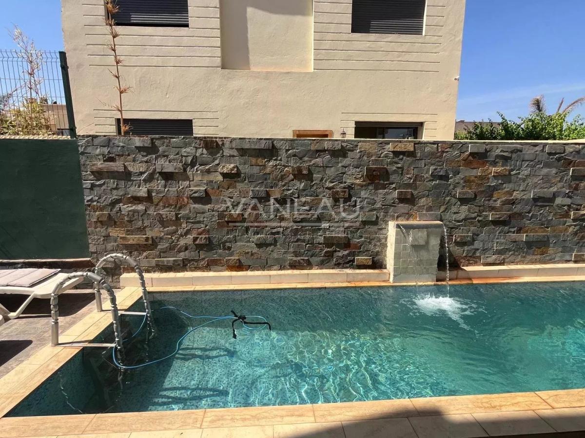 Maison familiale avec piscine Targa