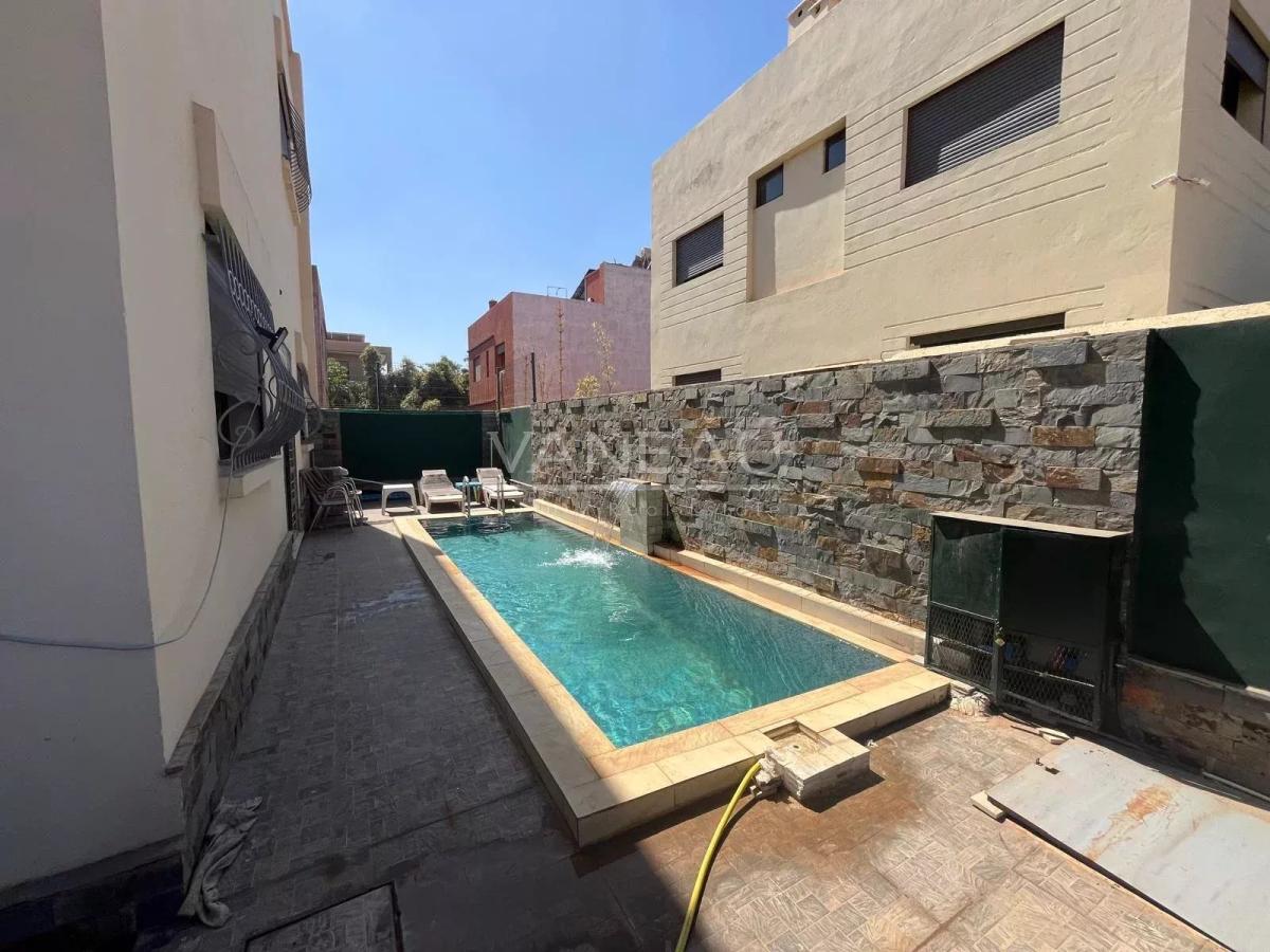 Maison familiale avec piscine Targa