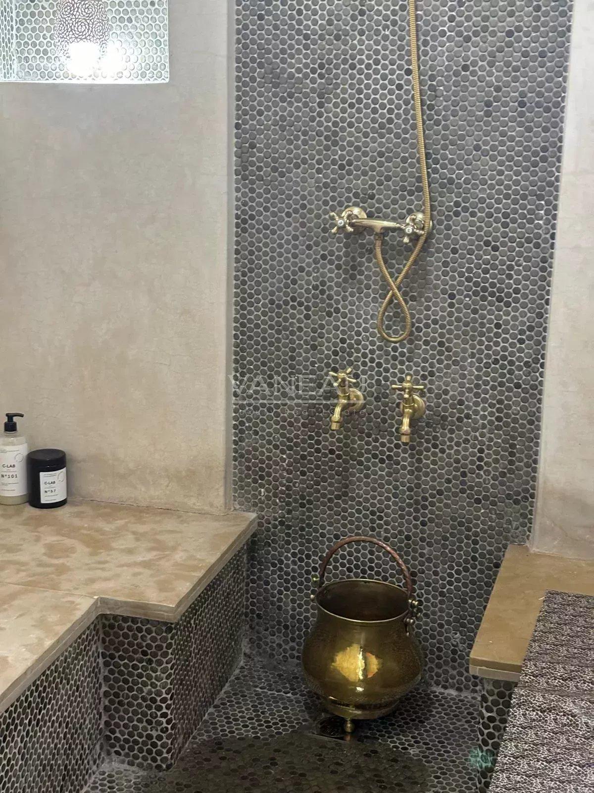 Riad trois chambres avec bassin et vue Koutoubia