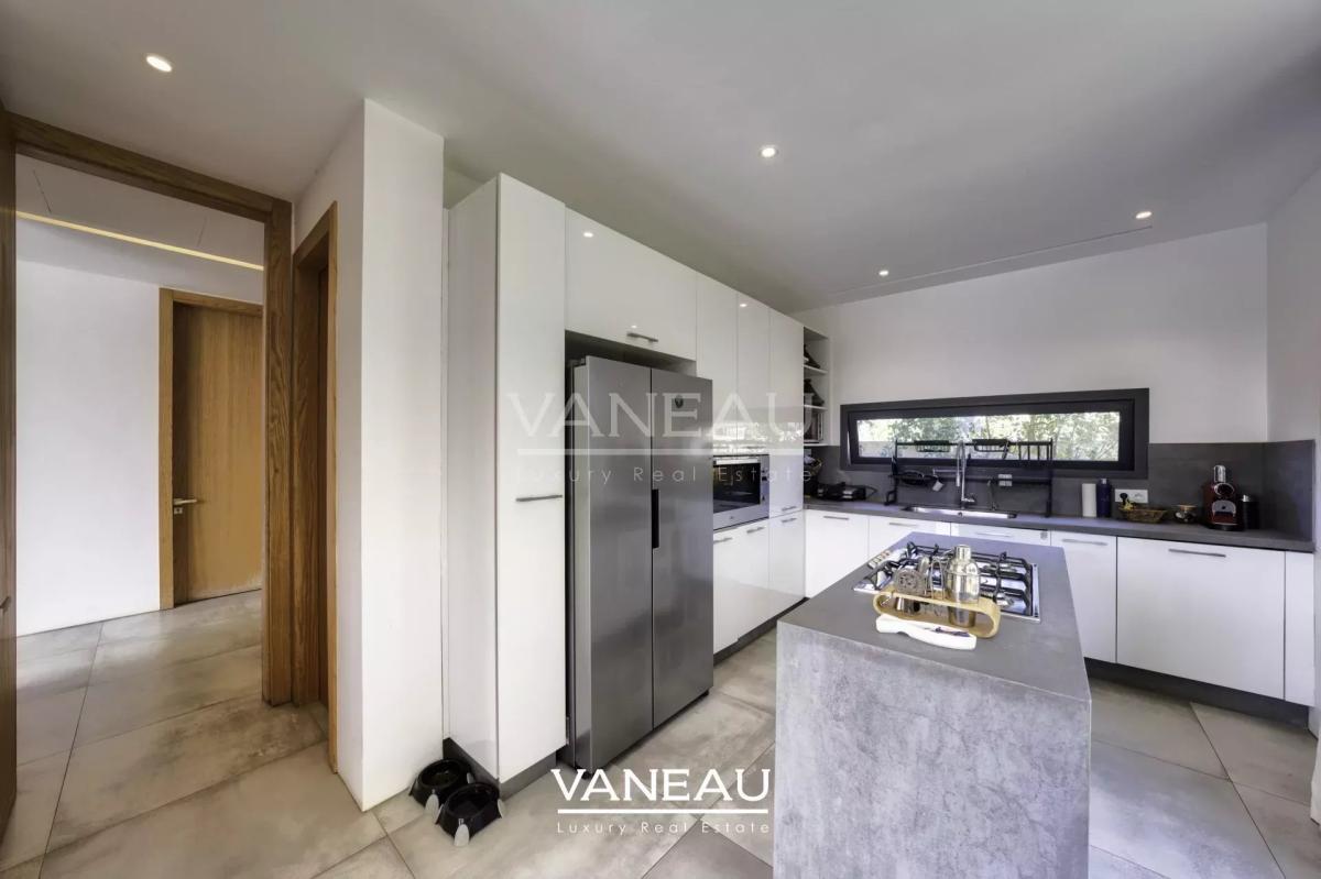 Belle villa isolée dans une résidence sécurisée