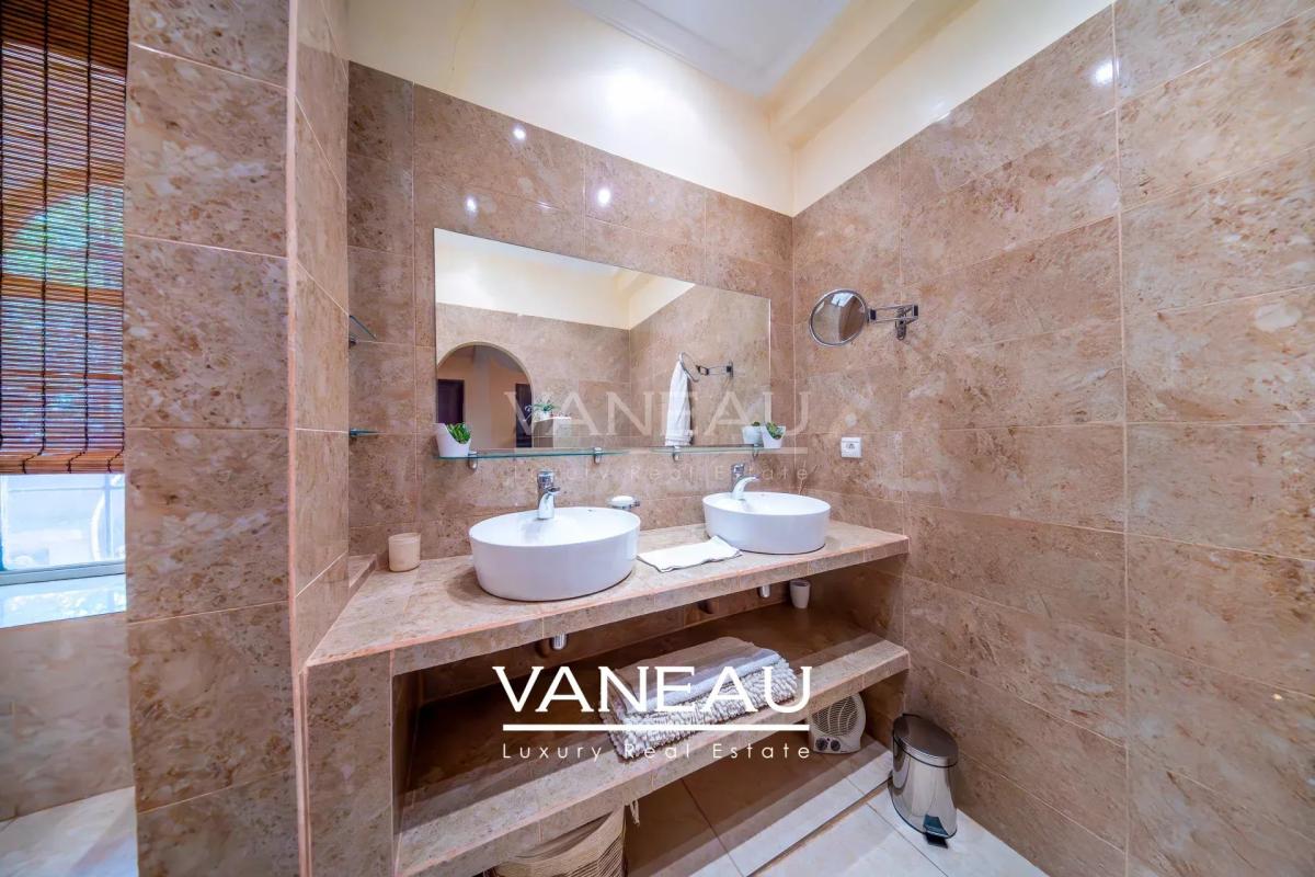 Charmente villa de 5 chambres Amelkis 1