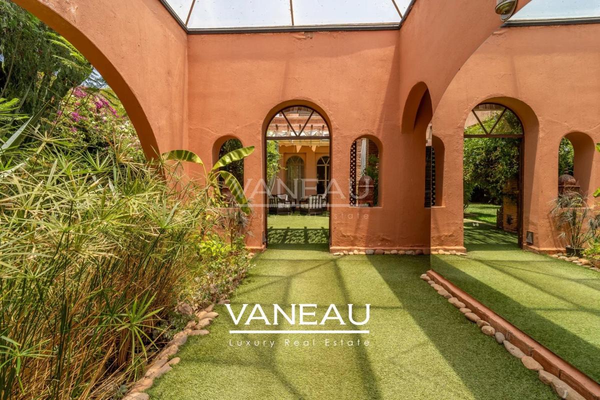 Charmente villa de 5 chambres Amelkis 1