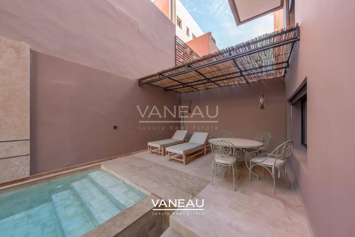 Luxueux Duplex avec Piscine Privative au Cœur de Victor Hugo