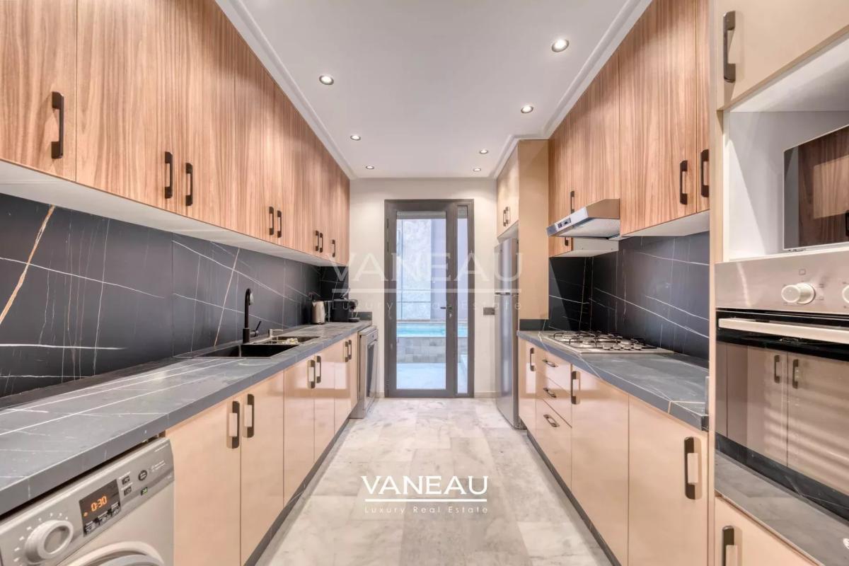 Luxueux Duplex avec Piscine Privative au Cœur de Victor Hugo